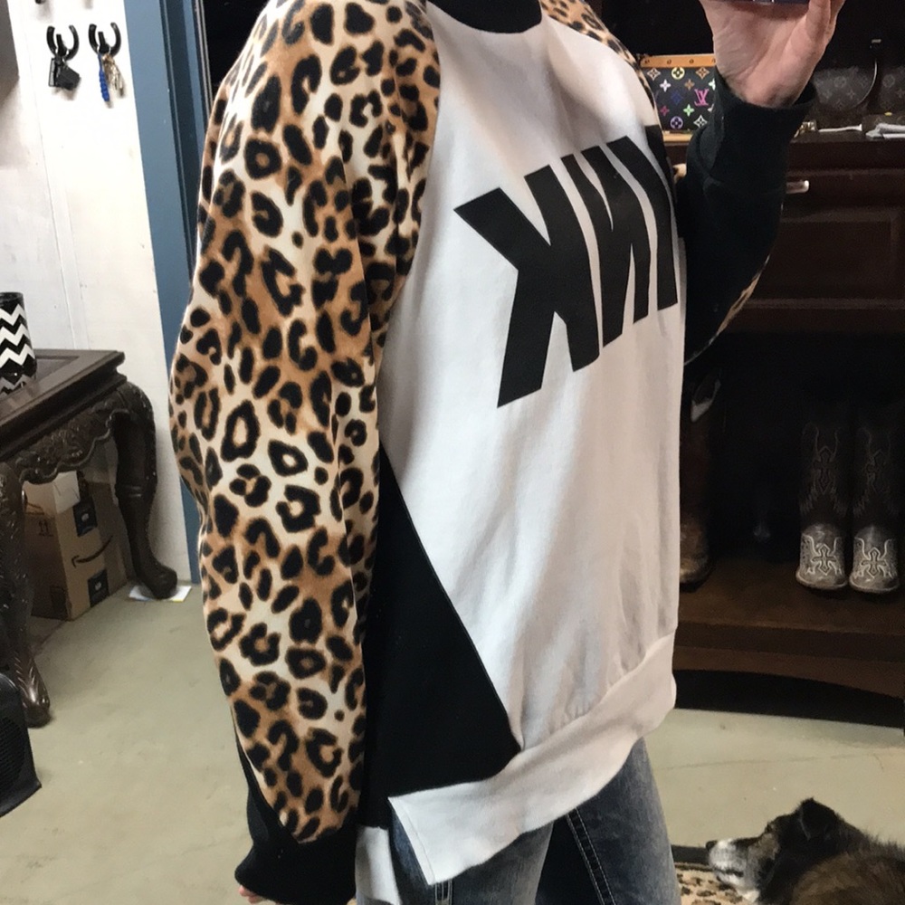 Pink Victoria’s Secret leopard long sleeve xsmall - Picture 3 of 17